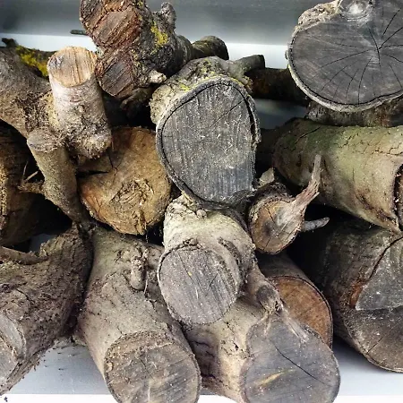 Focolare Διαμέρισμα *